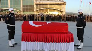 Jun 20, 2021 · jandarma tek tek zi̇yaret etti̇. Agri Da Sehit Olan Ozel Harekat Polisinin Naasi Memleketine Ugurlandi Son Dakika Haberleri
