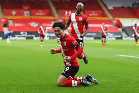 Liverpool announce takumi minamino transfer as he poses with shirt number. Takumi Minamino S Undergoes Tactical Switch That Could Indicate A Different Liverpool Future Liverpool Com
