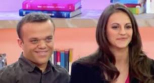 Partout — par·tout  tuː adv; Photos Decouvrez Gaelle La Femme De Passe Muraille De Fort Boyard Femme Actuelle Le Mag
