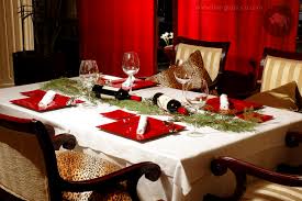 Setting a beautiful table will help you to celebrate the magic of the season. Christmas Table Settings
