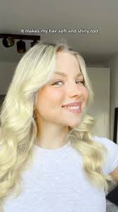 The sounds of sweet, seductive strawberry 🍓 Discover our exclusive  Strawberry Rush Dry Shampoo from @superdrug ✨ https://buff.ly/4Ud0SeY  #Batiste #DryShampoo #HairCare