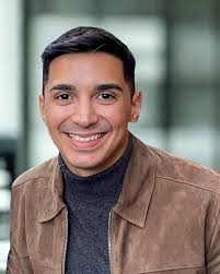 Here's a blast from the past—a fabulous drag show at the legendary Raven  pool! Do you recognize anyone in this photo? 💃 Hint: It's from one of our  summer events where the