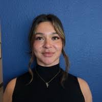 Kelly Jara's Instagram, Twitter & Facebook