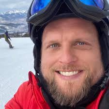 How can a family-owned photo booth company learn about marketing and  running a business in Colorado?