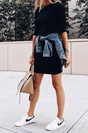 Conseils Pour Bien Choisir Ta Petite Robe Noire Petite Robe Noire Nike Blazer Robe Noire