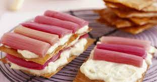 Vielfältig, bunt, international und nicht allzu kompliziert. Sauer Macht Lustig 10 Tolle Rezepte Mit Rhabarber Eat Smarter