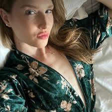 Linder Johnson (@berrybenita7879) • Instagram photos and videos