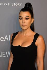 News of khloé kardashian and tristan thompson's split comes as news report claims he partied tristan thompson and khloé kardashian, here in 2018, have broken up. Kourtney Kardashian Steckbrief Bilder Und News Gmx At