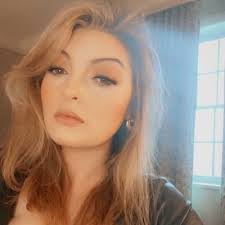 Kaitlin Brock's Instagram, Twitter & Facebook