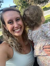 Did some thanksgiving prep 🦃🥧 this rainy morning! (While my daughter had  a nice nap 😅) What is your favorite dish to bring to the table? #pumpkin  #applecrumb