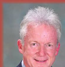 Dying 4-headed palm tree will be cut down