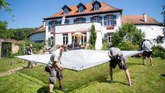 Kurze zeit später ist sie tot. Sr De Drehstart Fur Neuen Sr Tatort Der Herr Des Waldes