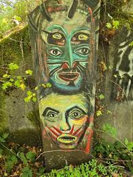 Hidden murals and waterfall near Springwater trail in Portland