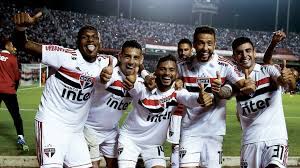 São paulo x vasco hernanes espera convite de clube da série a: Sao Paulo E O Primeiro Time Brasileiro A Entrar No Mercado De Capitais