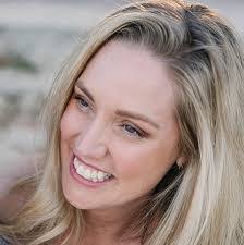 Laura Kiley's Instagram, Twitter & Facebook