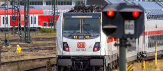 Die einstellung des fernverkehrs sollte zunächst bis zum offiziell angekündigten ende des ausstands um 9.00 uhr andauern, wie eine sprecherin des konzerns sagte. Skvzfvyj7xnrxm