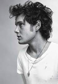 Messy Curly Hair For Men Messy Hairstyles Mens Hairstyles Hairstyle