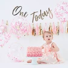 After that, there is often a bubble bath, which is also caught on camera for posterity. Ginger Ray Baby Girl 1st Birthday Cake Smash Kit 15pc Party City