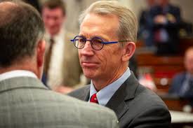 Divided lawmakers keep housing bill hobbling toward finish line