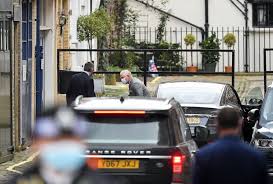 The queen has no intention of handing the crown to her son prince charles, despite reports she plans effectively to cede power when she turns 95. Britain S Prince Charles Visits Father Philip In The Welt Hospital