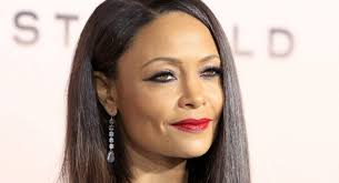 Thandie Newton chciała zrezygnować z roli. Powodem był kolor jej skóry