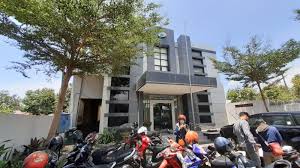 Mulai tanggal 2 januari 2010, unit bisnis laboratorium klinik kimia farma berubah menjadi entitas mandiri yang kemudian saat ini pt kimia farma diagnostika kembali membuka rekrutmen lowongan kerja terbaru pada bulan april 2021. Duh Baru 66 900 Orang Di Madiun Yang Isi Sensus Penduduk Online Madiunpos Com News Madiunpos Com