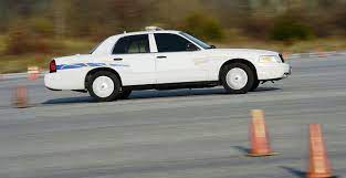 As ford's largest sedan, the 2009 ford crown victoria provides fleet and commercial buyers durable construction, a roomy interior and a smooth ride. 2020 Ford Crown Victoria Pictures 2022 Images Specs Review 0 60 Mpg Spirotours Com