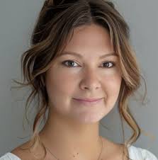 What are the most important keywords in the post? Agility feed, homestead  gifts, lower level friends, game friends, supply's, gold, poverty manor,  rival stars horse racing What is the point of view