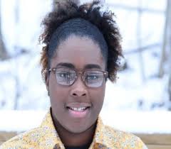 Community Women's Club awards scholarships