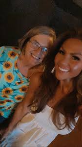 🎉 HAPPY BIRTHDAY, MOMMY!!! 🎉 You're the most selfless, caring parson  EVER!!!! Love you BIG 🩷🩷🩷