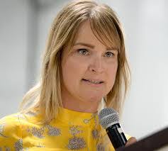 Anne Stearns's Instagram, Twitter & Facebook