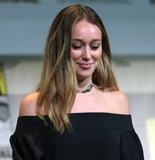 Available in a range of colours and styles for men, women, and everyone. Lexa The 100 Wikipedia