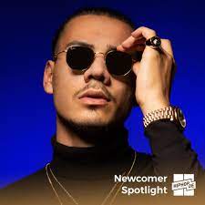 He is an actor, known for from russia with love (1963), kelepçeli bilekler (1965) and aslan yürekli kabadayi. Hiphop De Apache Der Gangster Der Ab Und An Das Facebook