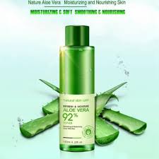 Aloe vera, kaktüse benzer görüntüsü ile kozmetik ürünleri de dâhil olmak üzere birçok ilaç tedavisinde kullanılan bir bitki türüdür. Natural Skin Care Liquid Aloe Vera 92 Toner Bioaqua Official Store