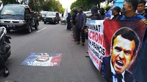 Kata orang bekerja di kantor itu enak karena sering duduk. Islam Kecam Marcon Kemenlu Panggil Dubes Prancis Timor Leste Penakuid