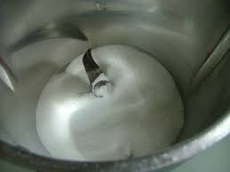 Battez au fouet les ingrédients dans une casserole de taille moyenne et faites chauffer sur feu moyen. Sucre Glace Thermomix Les Folies De Christalie Ou Quand La Cuisine Devient Passion