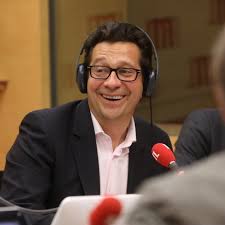 Sans modération, je m'appelle laurent, j'ai 5 ans et je vais vous faire mes imitations. cette phrase prononcée fièrement en 1972 par un petit garçon dans le microphone de ses parents fait écho au nouveau spectacle de laurent gerra. Laurent Gerra Emmanuel Macron A Sa Place A L Ecole Des Fans