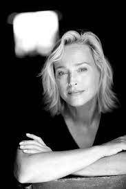 Allison Mackie's Instagram, Twitter & Facebook