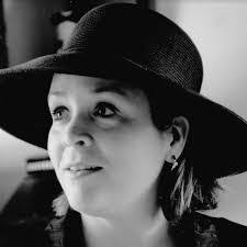 Kelly Gebhardt's Instagram, Twitter & Facebook