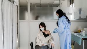 Hai vaccine này đều là vaccine hai liều, có nghĩa là số lượng mua dự kiến có thể tiêm cho 1 triệu người (sputnik) và 2,5 triệu người (sinopharm). Vaccine Astrazeneca Bá»‹ Háº¡n Cháº¿ Ä'á»™ Tuá»•i Tiem Vnexpress Sá»©c Khá»e