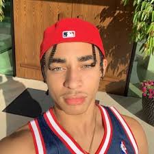 Julez Smith (@JeluzSmith)