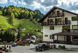 Complexul cheile grădiştei moeciu se află în cheia, la 9 km de castelul bran şi la 37 km de braşov. Vrei Un Sejur Montan Intr O Atmosfera Rustica Alege Vila Ovidiu