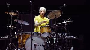 Charlie watts, el cèlebre baterista dels rolling stones, un dels grups més icònics de les últimes dècades, ha mort avui a l'edat de 80 anys. Deivrf6ink 6ym