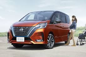It has a ground clearance of 160 mm and dimensions is 4770 mm l x 1740 mm w x 1865 mm h. Nissan Serena E Power 2021 Interior Exterior Images Serena E Power 2021 Photo Gallery Oto