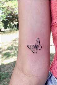 20 Einfache Und Schone Schmetterling Tattoos Hauptsachlich Fur Die Finger Backs Und Arme Cute Tattoos For Women Simple Butterfly Tattoo Tattoos For Women