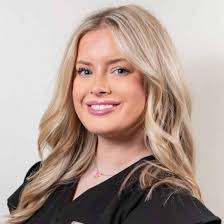 Samantha Ammons's Instagram, Twitter & Facebook