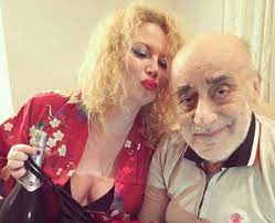 4 bărbați celebri și însurați care au fost surprinși cu amantele, oana lis anunță că a făcut întrerupere de sarcină: Oana Lis VorbeÈ™te Despre Moartea Lui Viorel Lis Ce CredeÈ›i CÄƒ O SÄƒ MÄƒ Ingrop
