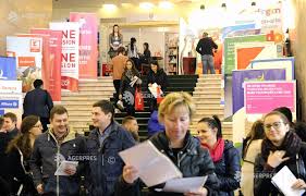 „doar joburi pe comunicare te interesează? poză de autoare. Bucuresti Targ Joburi Echipa Angajatori De Top Bucuresti Agerpres ActualizeazÄ Lumea