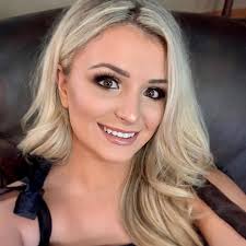 Looks by Lexi Lambert