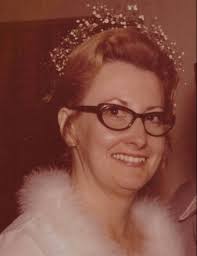 Kay Farley's Instagram, Twitter & Facebook